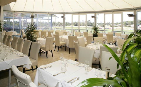 L' Aqua Restaurant - Accommodation Sunshine Coast 1