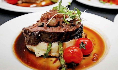L' Aqua Restaurant - Accommodation Sunshine Coast 3