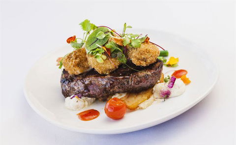 L' Aqua Restaurant - Accommodation Sunshine Coast 4