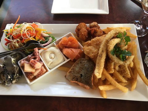 Stanley Hotel Bistro - Accommodation Sunshine Coast 0