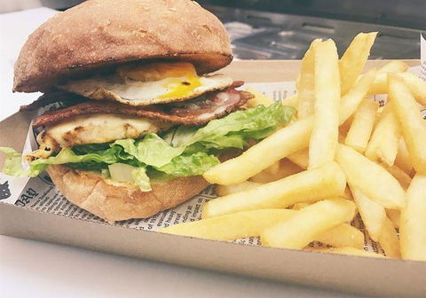 Saltwater Cafe & Pizza - Accommodation Sunshine Coast 9