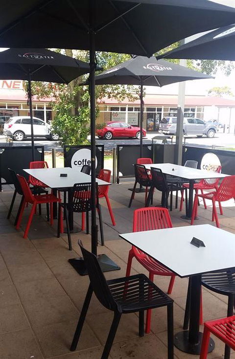 Saltwater Cafe & Pizza - Accommodation Sunshine Coast 4