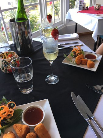 Top Of The Hill Restaurant - Accommodation Sunshine Coast 0