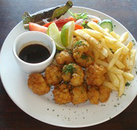 Beachfront Hotel - Accommodation Sunshine Coast
