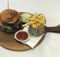 Spinnakers Restaurant - Accommodation Sunshine Coast