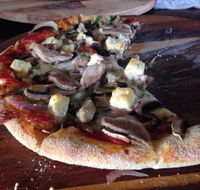 Frogs  Roses - Accommodation Sunshine Coast