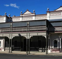 Warwick Hotel - Accommodation Sunshine Coast