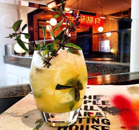 Apple Daily Bar & Eating House - Accommodation Sunshine Coast 2