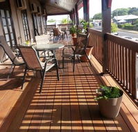 Commercial Hotel Clermont - Accommodation Sunshine Coast
