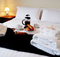 Hut on the Hill BB - Accommodation Sunshine Coast
