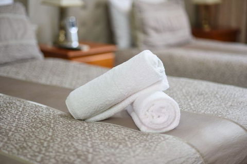 Cotswold Gardens - Accommodation Sunshine Coast 4