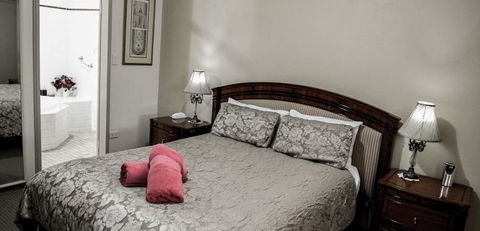 Cotswold Gardens - Accommodation Sunshine Coast 8