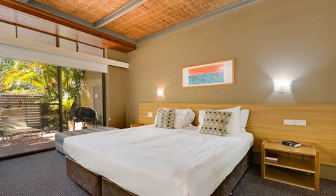 Nautilus Beachfront Villas & Spa - Accommodation Sunshine Coast 1