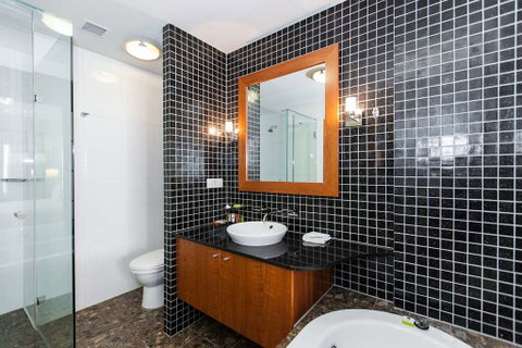 Majestic Roof Garden Hotel - Accommodation Sunshine Coast 3