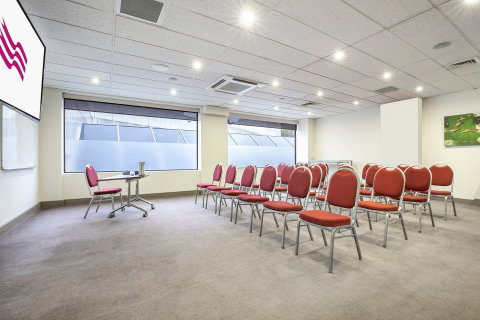 Crowne Plaza Canberra - Accommodation Sunshine Coast 9