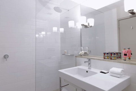 QT Canberra - Accommodation Sunshine Coast 5