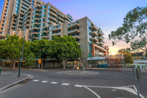 Melbourne Hotel Apartment Flinders Wharf - Accommodation Sunshine Coast 3
