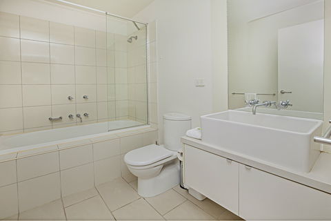 Melbourne Hotel Apartment Flinders Wharf - Accommodation Sunshine Coast 5