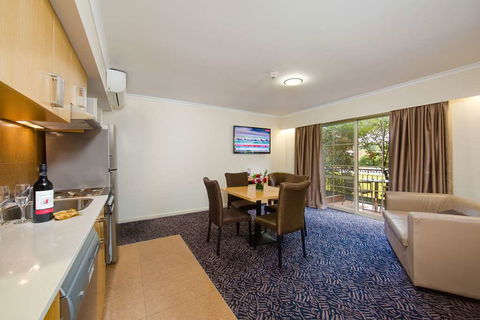Best Western Plus Hovell Tree Inn - Accommodation Sunshine Coast 2