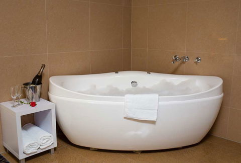 Best Western Plus Hovell Tree Inn - Accommodation Sunshine Coast 13