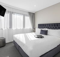 Meriton Suites Kent Street - Accommodation Sunshine Coast