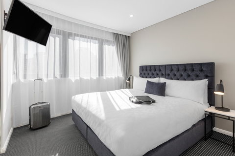 Meriton Suites Kent Street - Accommodation Sunshine Coast 0