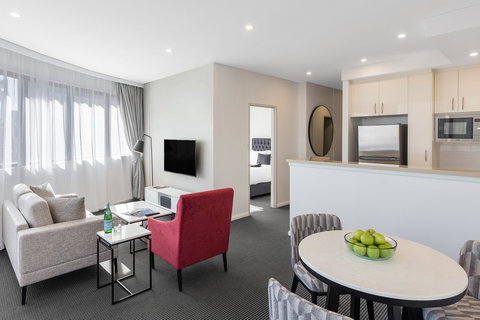 Meriton Suites Kent Street - Accommodation Sunshine Coast 1