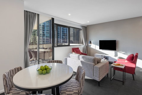 Meriton Suites Kent Street - Accommodation Sunshine Coast 6
