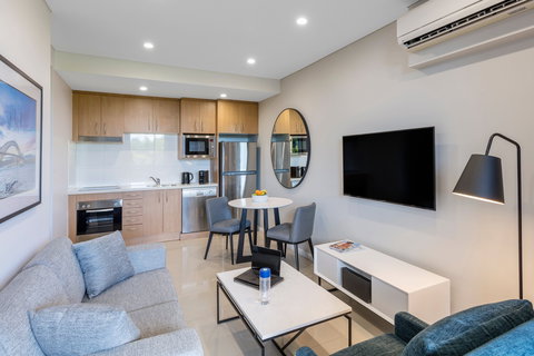 Meriton Suites Waterloo - Accommodation Sunshine Coast 1