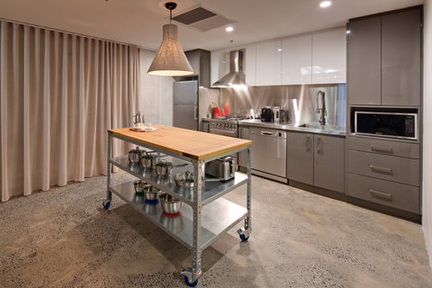 Zara Tower Serviced Apartments - Accommodation Sunshine Coast 9