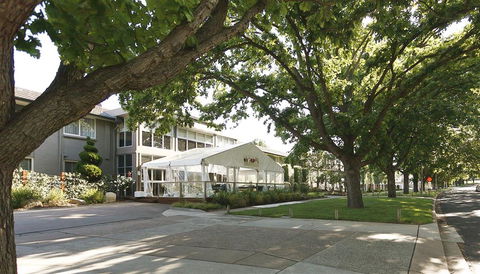 Forrest Hotel & Apartments - Accommodation Sunshine Coast 0