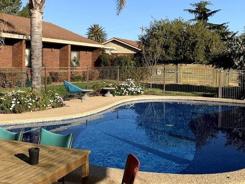 Kingswood Motel - Accommodation Sunshine Coast 1