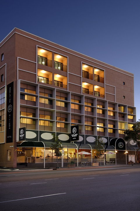 Adelaide Riviera Hotel - Accommodation Sunshine Coast 0