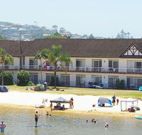 The Clan Lakeside Lodge - Accommodation Sunshine Coast