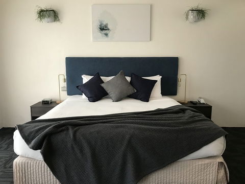 The Clan Lakeside Lodge - Accommodation Sunshine Coast 1