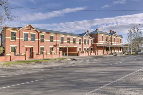 Lake Inn Ballarat - Accommodation Sunshine Coast 0