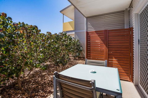 Onslow Beach Resort - Accommodation Sunshine Coast 1