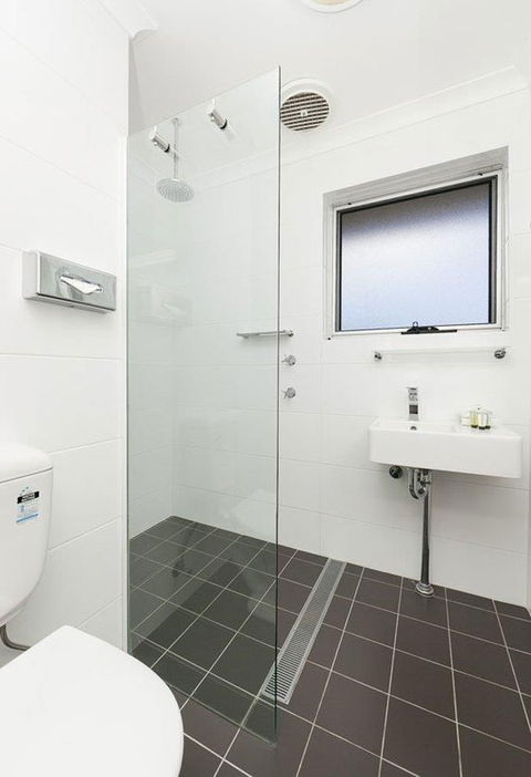 Forrest Hotel & Apartments - Accommodation Sunshine Coast 5