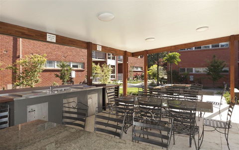 Forrest Hotel & Apartments - Accommodation Sunshine Coast 8