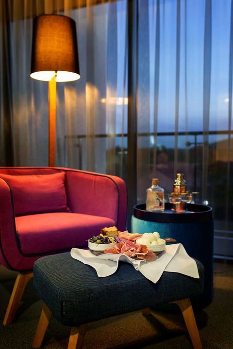 East Hotel - Accommodation Sunshine Coast 12