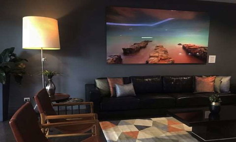H on Smith Hotel - Accommodation Sunshine Coast 2