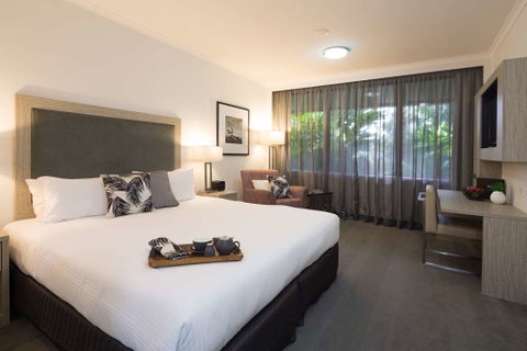 H on Smith Hotel - Accommodation Sunshine Coast 4