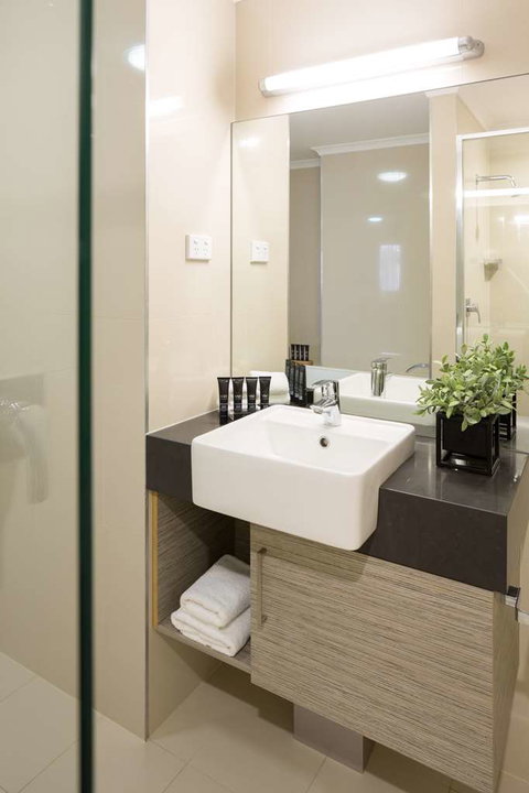 H on Smith Hotel - Accommodation Sunshine Coast 7