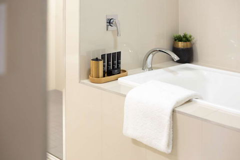 H On Smith Hotel - Accommodation Sunshine Coast 3