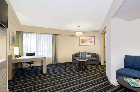 DoubleTree by Hilton Esplanade Darwin - Accommodation Sunshine Coast 5