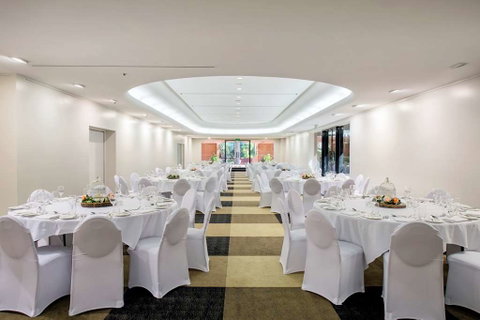 DoubleTree by Hilton Esplanade Darwin - Accommodation Sunshine Coast 9