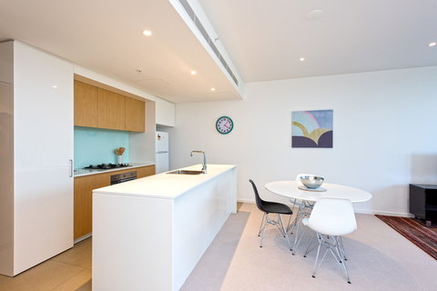 Astra Apartments MacQuarie Park - Accommodation Sunshine Coast 2