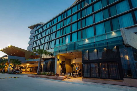 Eatons Hill Hotel - Accommodation Sunshine Coast 0