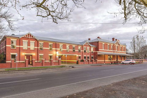 Lake Inn Ballarat - Accommodation Sunshine Coast 1