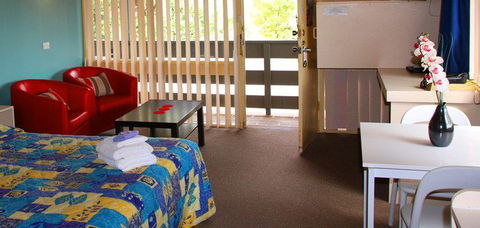 Jetty Motel - Accommodation Sunshine Coast 0